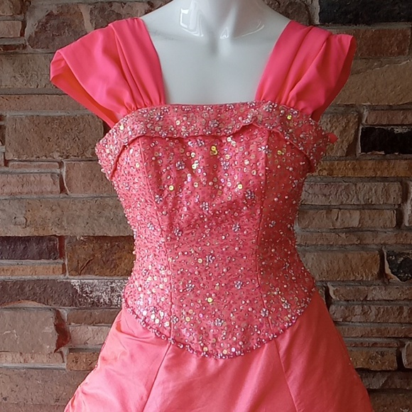 Mori lee size 4 prom dress - Picture 2 of 5